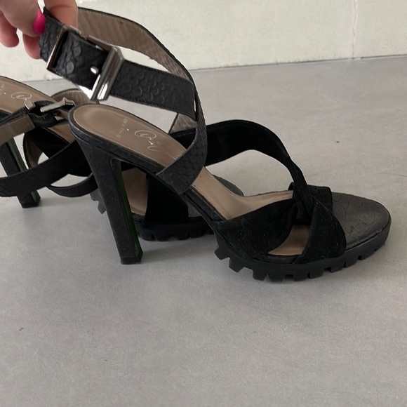 Black platform heels - Picture 1 of 5